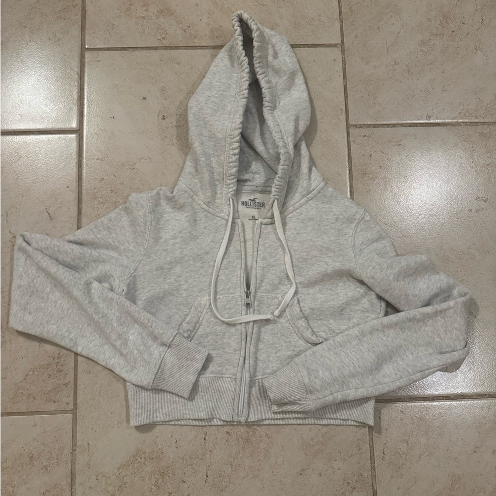 Women’s XS cropped Hollister sweater